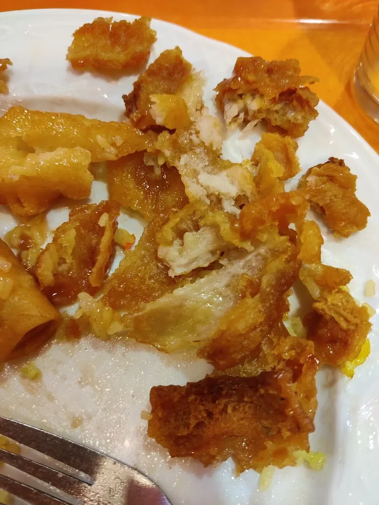 Nems Avec Plus de Pâte À Beignets Et Rien Dedans