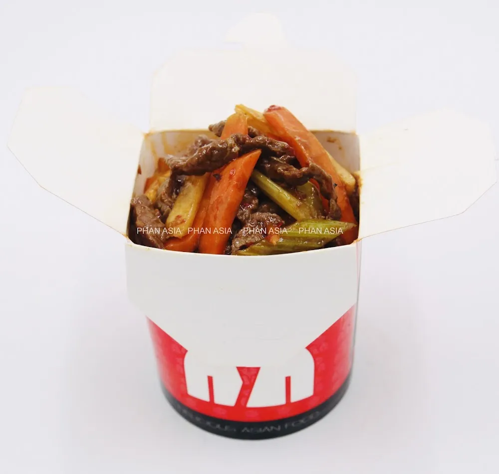 Nouilles Sautées Ou Riz Avec Bœuf Sauté Aux Légumes