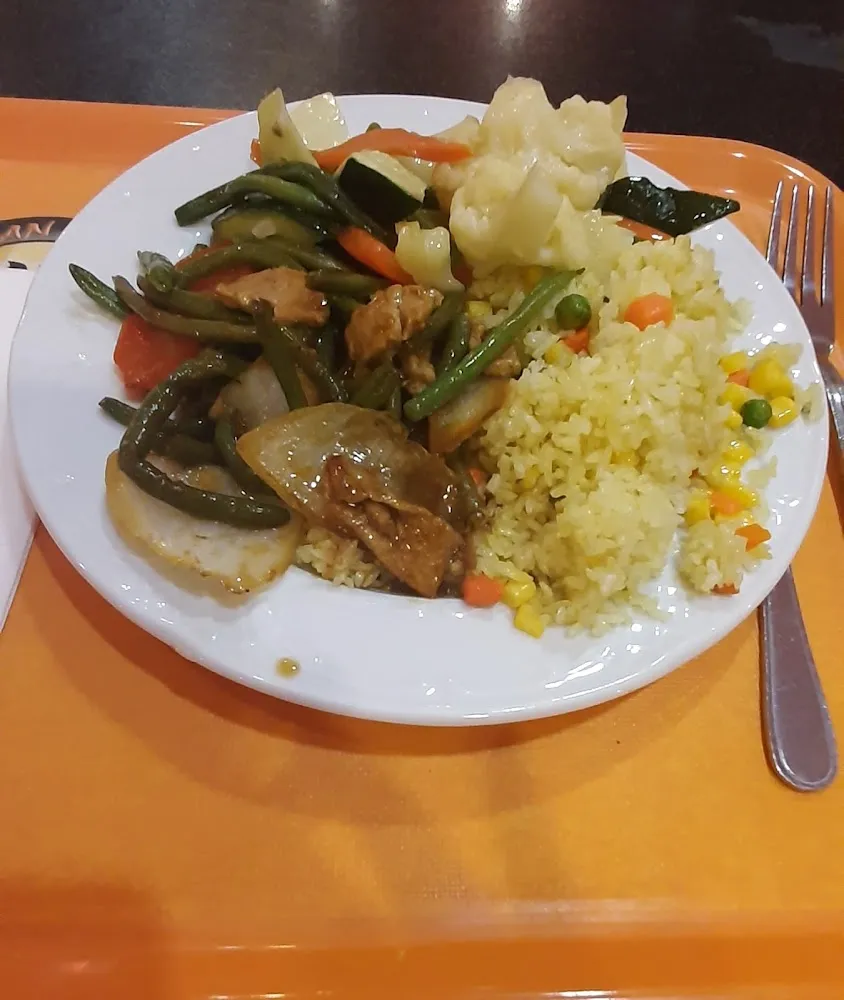 Riz Cantonais Et Porc Aux Légumes Croquants